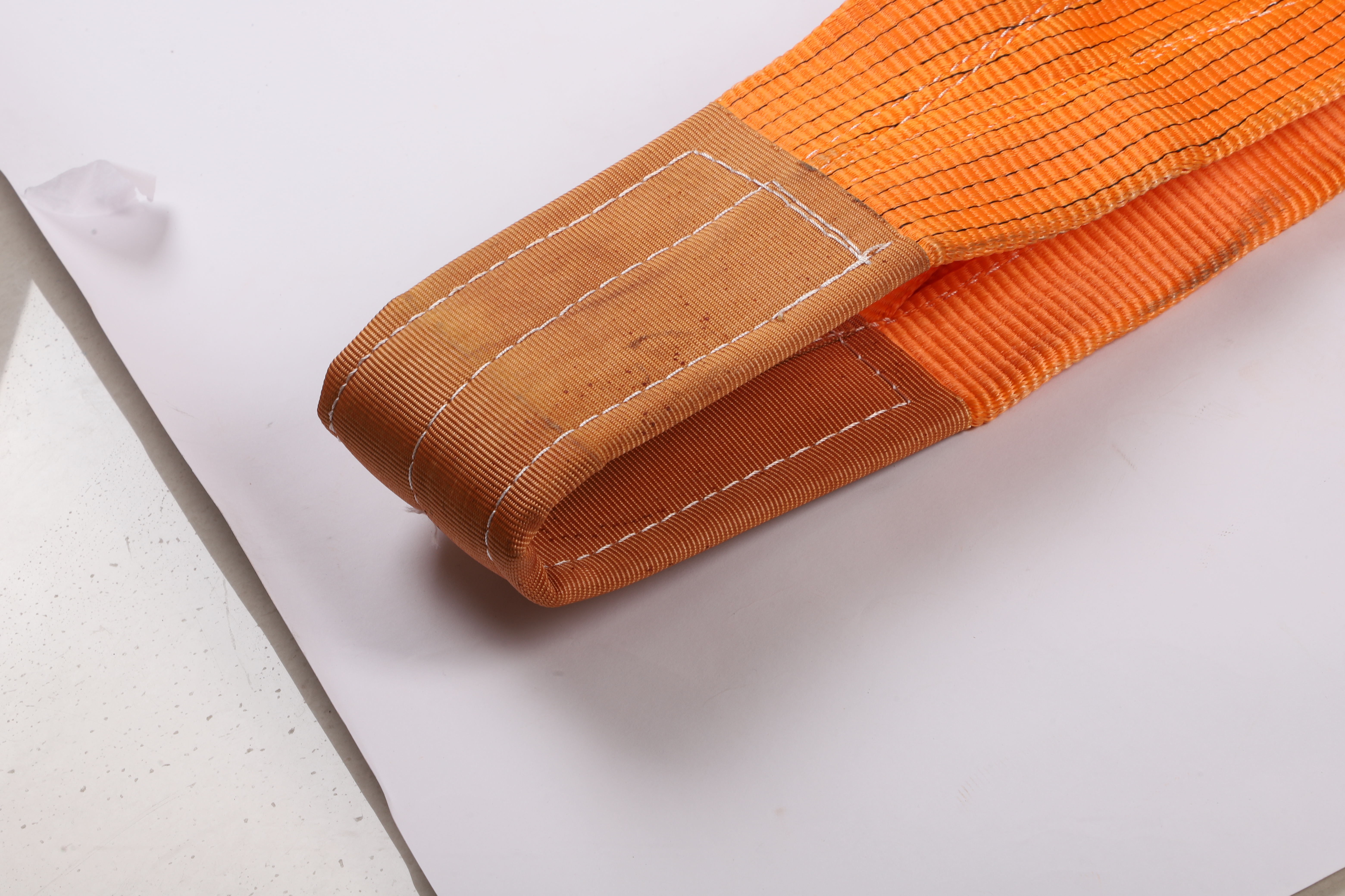 Laatste bedrijfsblogs Waarom falen polyester hijsbanden bij stiksels en verstevigingspunten van de ogen?